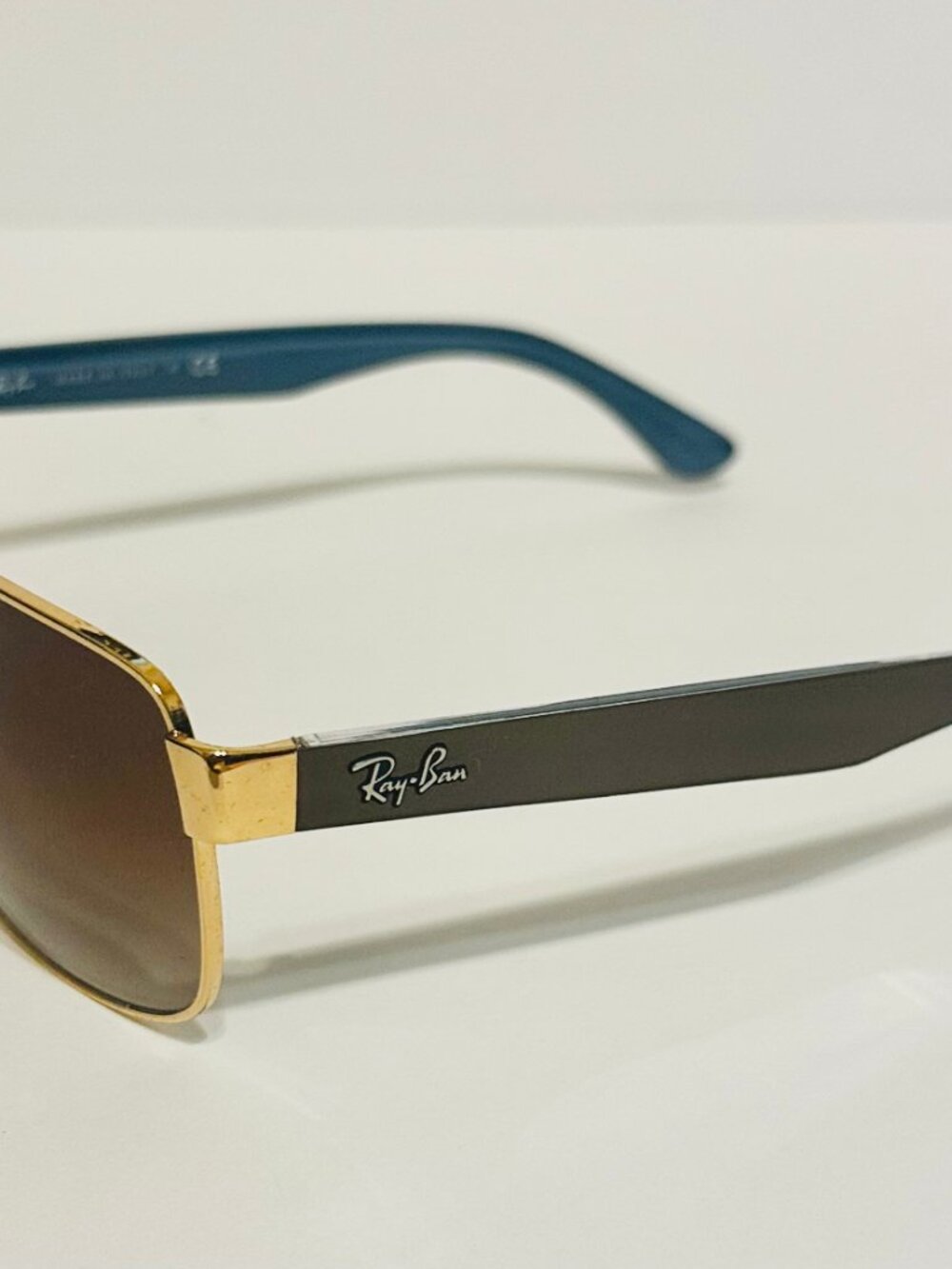 Ray-Ban Sunglasses - Picture 2 of 5